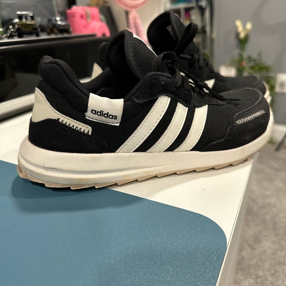 Adidas RetroRun sneakers